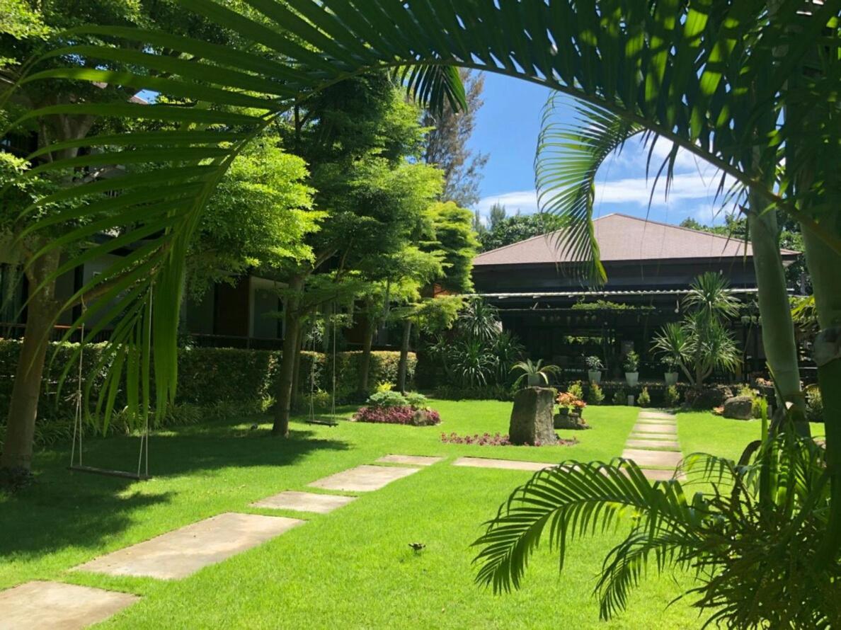 The Breeze Lipe Resort Esterno foto