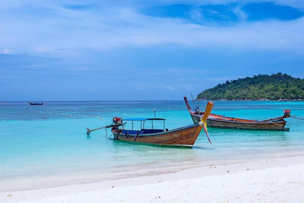 The Breeze Lipe Resort Esterno foto
