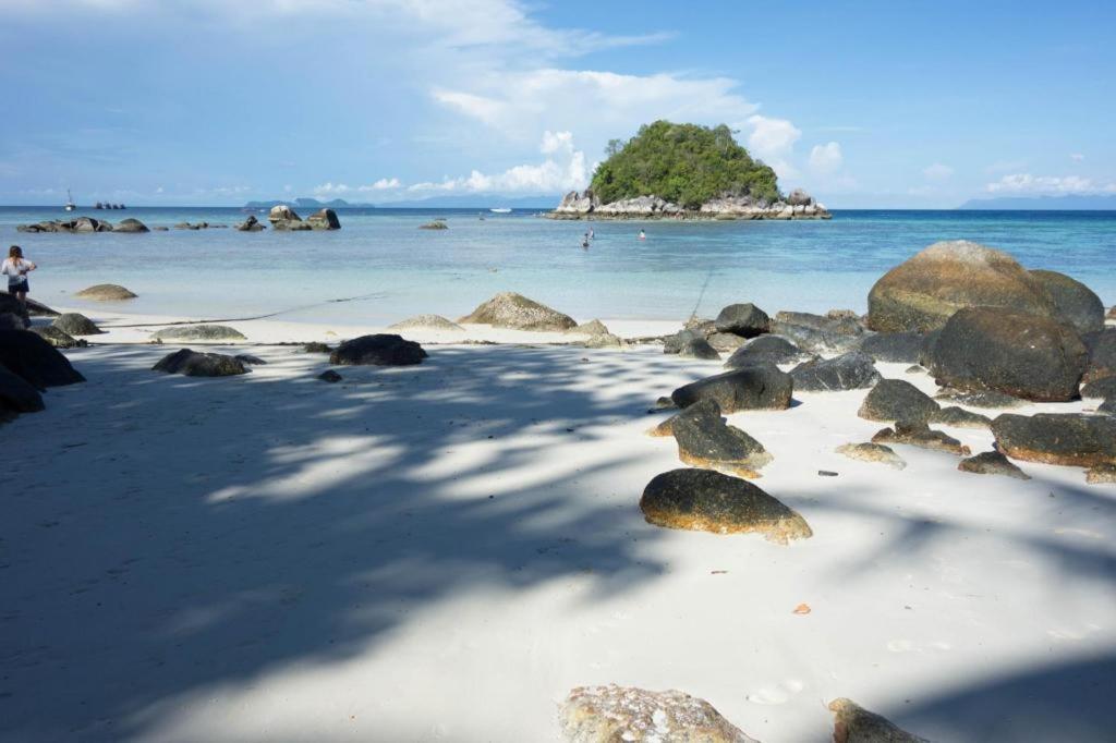 The Breeze Lipe Resort Esterno foto
