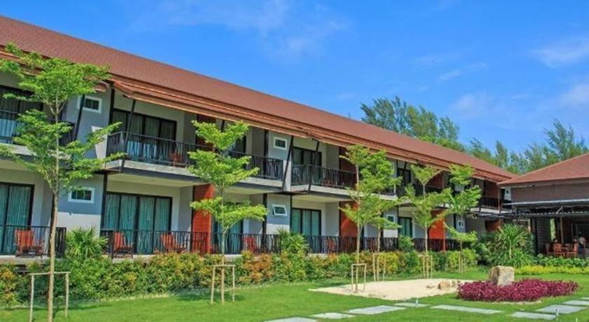 The Breeze Lipe Resort Esterno foto
